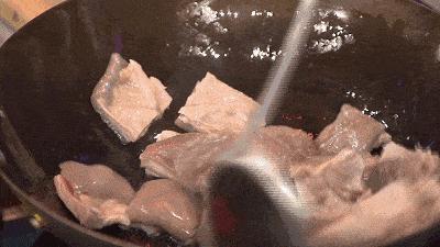 炖羊肉时牢记三不放,炖羊肉只放4种料羊肉没膻味