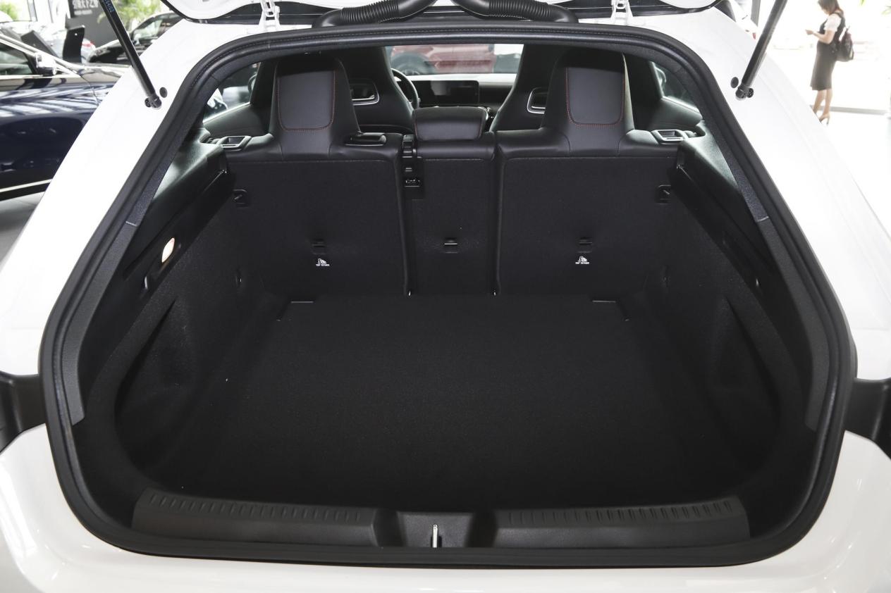 奔驰CLA200座椅,奔驰cla200座椅全包