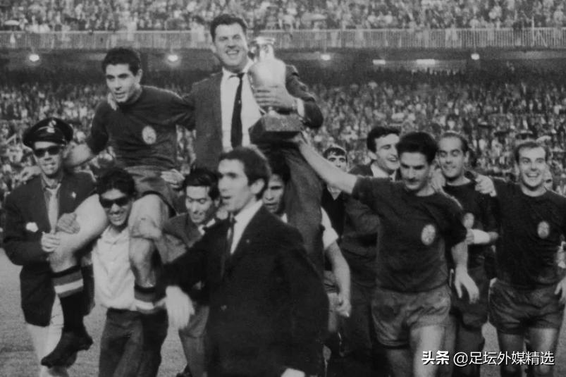 西班牙国家队前主教练,西班牙王朝三连冠时的教练及球员