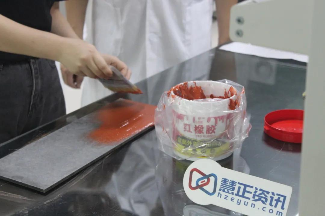 滴水不漏的建筑“雨衣”∣吉美帮红橡胶屋面外露专用防水评测