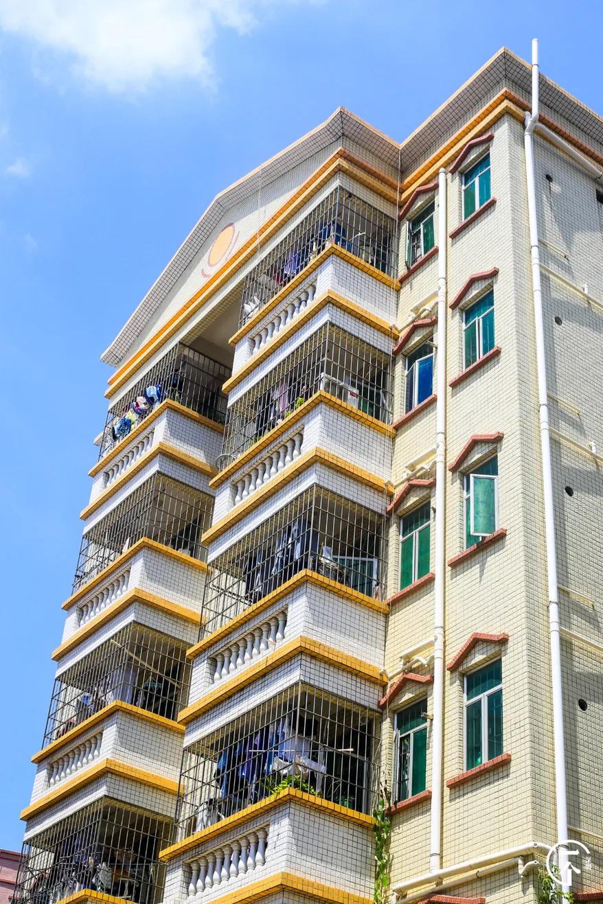 深圳“厂妹”村：租客月入4000，房租500