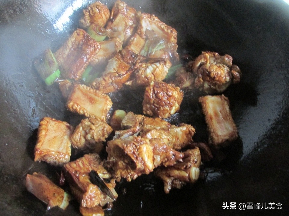 60年老厨师透露给我8道特色美食,炖排骨盐放早了又柴又硬怎么补救