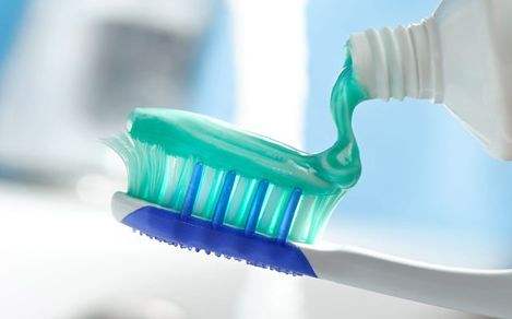 为什么白球鞋洗了还发黄？