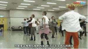 宝冢歌剧团男役可爱片段,宝冢歌剧团男役展示魅力