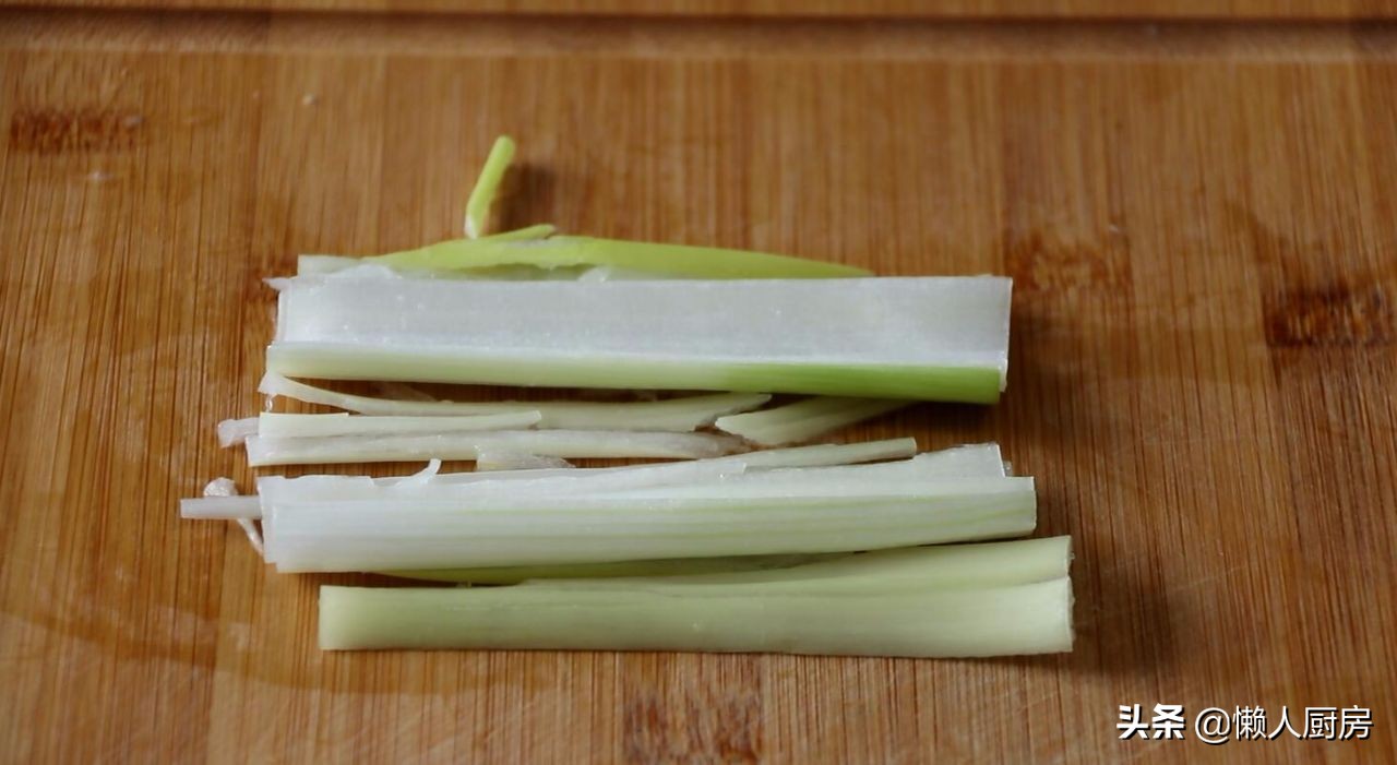 怎么把大虾炒外酥里嫩,如何做虾好吃又简单油焖大虾