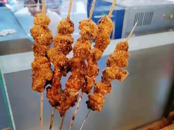 三伏天喝凉啤酒,青岛啤酒跟什么更搭