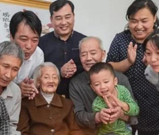 给高寿老人过生日有什么影响,老人过高寿生日有什么讲究