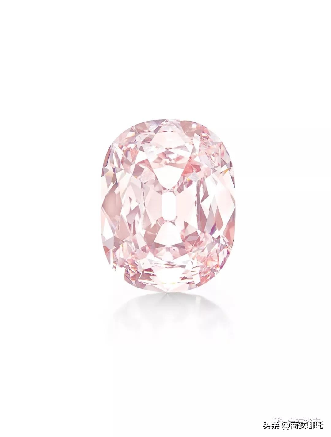 天然翡翠项链拍出2.14港元,香港翡翠4888克拉项链拍卖