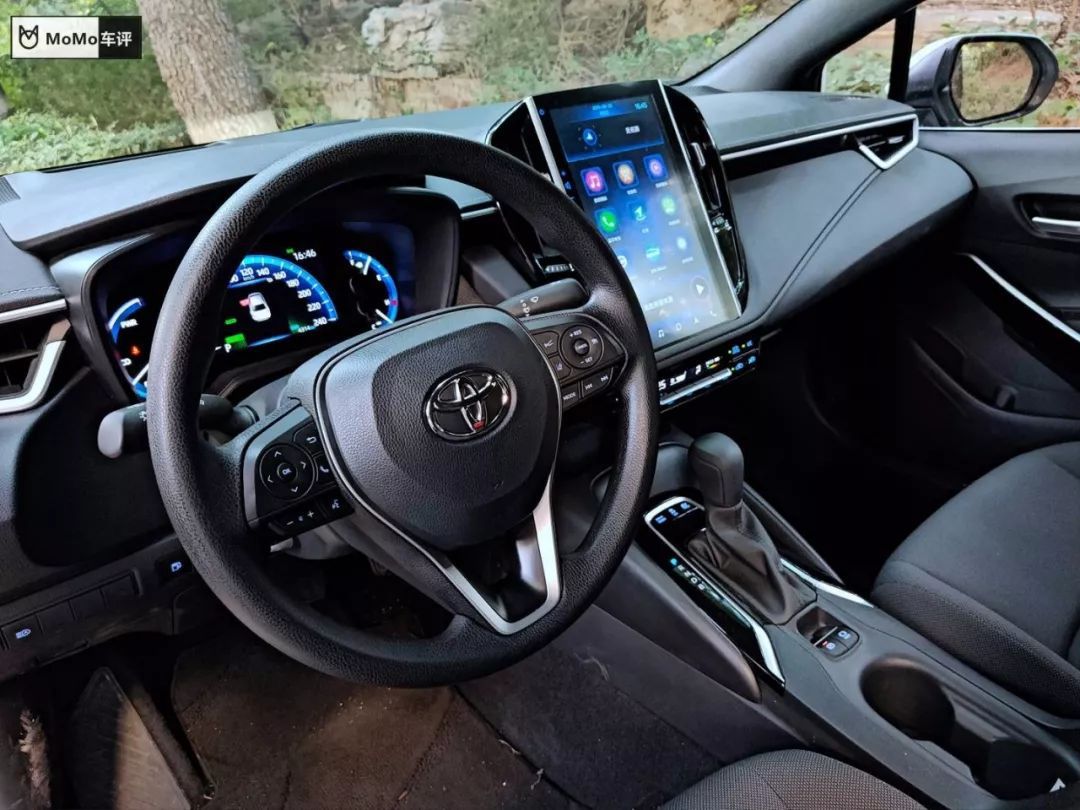 试驾全新广汽丰田雷凌双擎运动版,赛车手试驾评测广汽丰田雷凌双擎