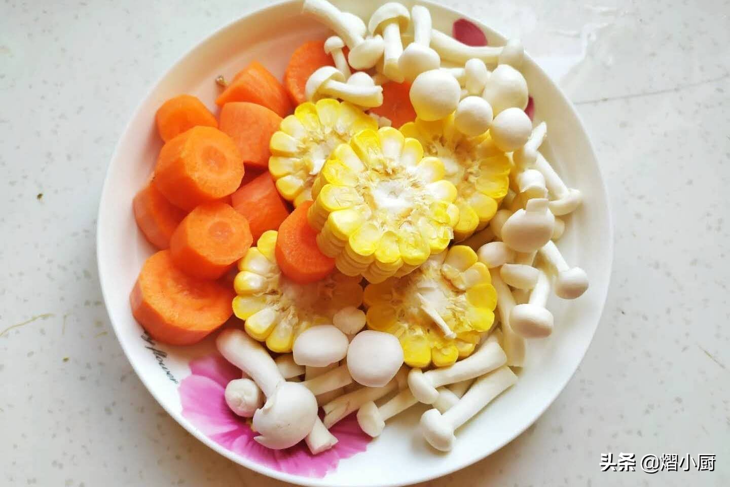 猪骨汤怎么炖保留骨头的香味,猪骨汤怎么炖最快最有营养