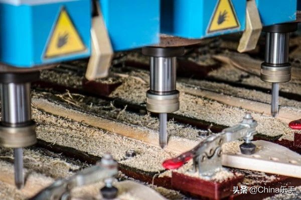 跟随帝声乐器参观世界著名吉他制造商之一Cort印度尼西亚工厂