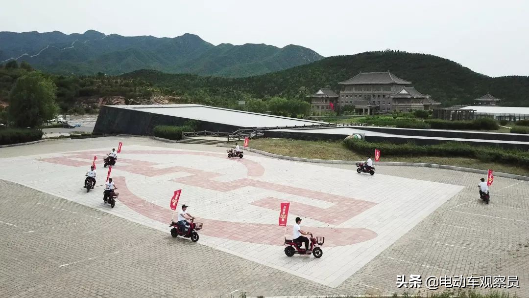 一次充电跑300里路,一次充电续航30万公里