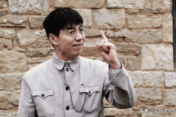 苹果手机掉进厕所里没事吧,苹果手机掉进厕所还值得修吗