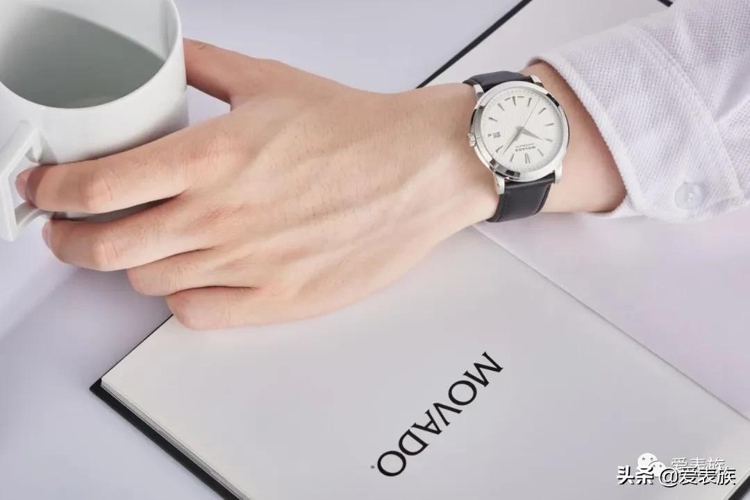 将简约注入腕表灵魂，它诠释了对时间独特的见解