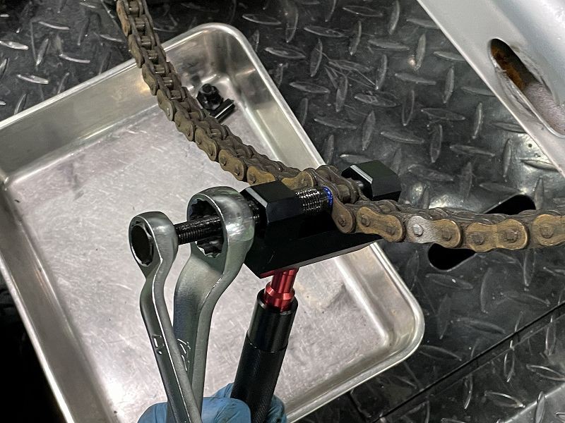 摩托车前链条改16齿,摩托车换牙盘链条教程