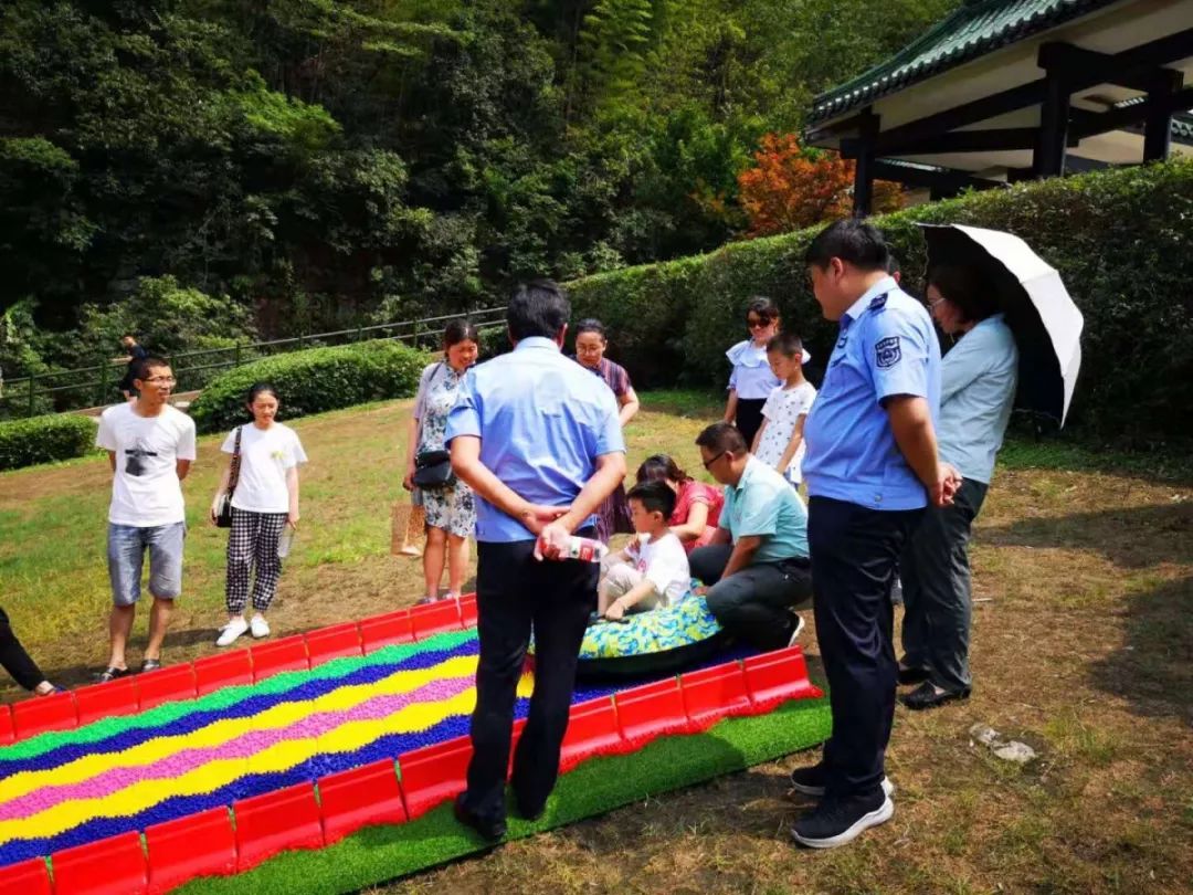 网红滑道来啦～竹海草坪架彩虹，清泉一道深氧醉