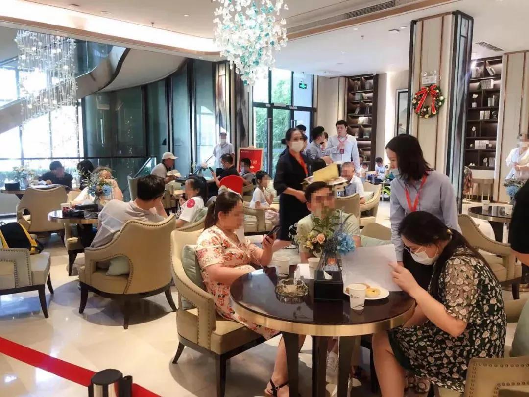 就在明天!江宁红盘营销中心即将盛大公开,改善人群纷纷出动