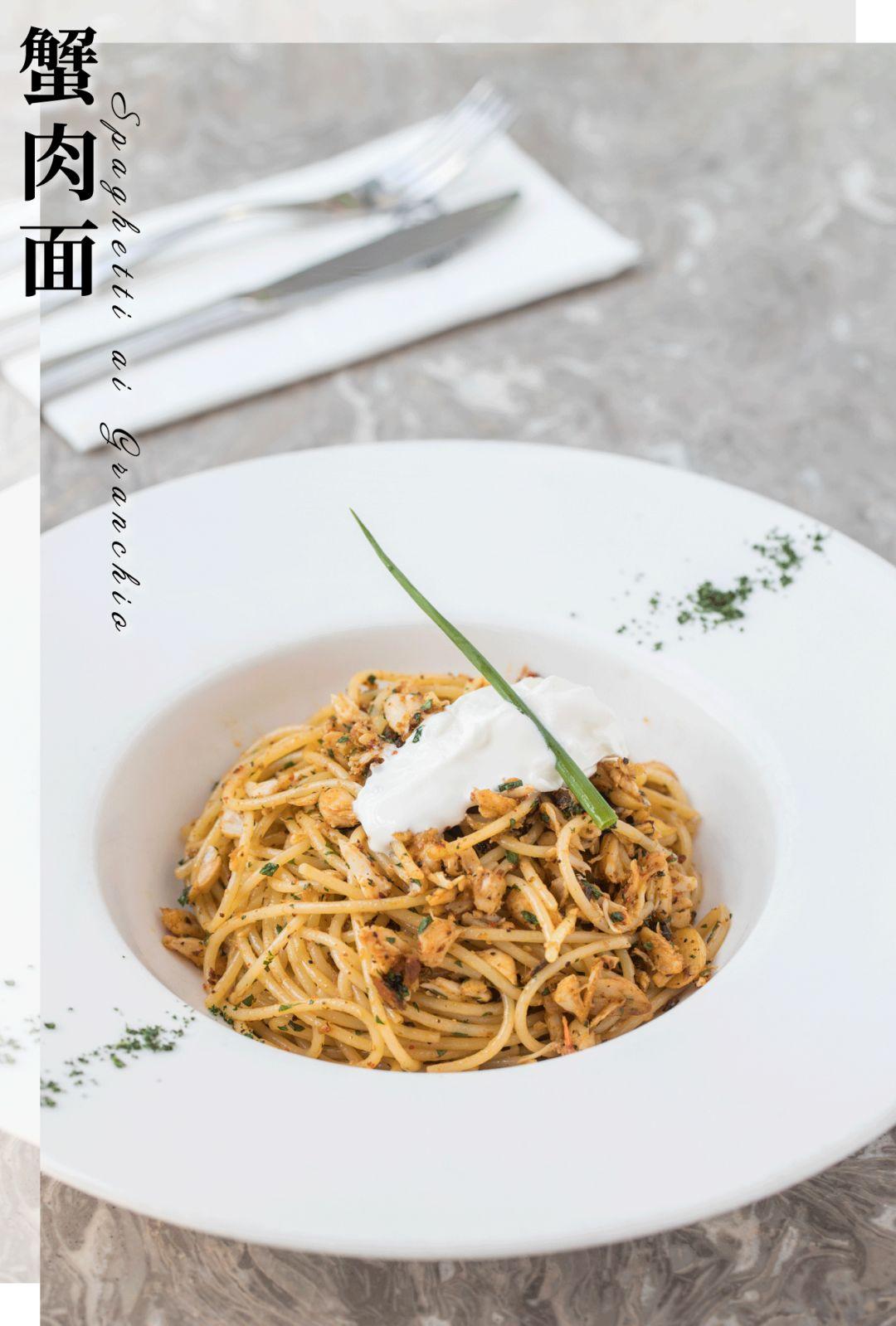 一挤就爆奶的超薄0.1pizza，被外国朋友吹上天