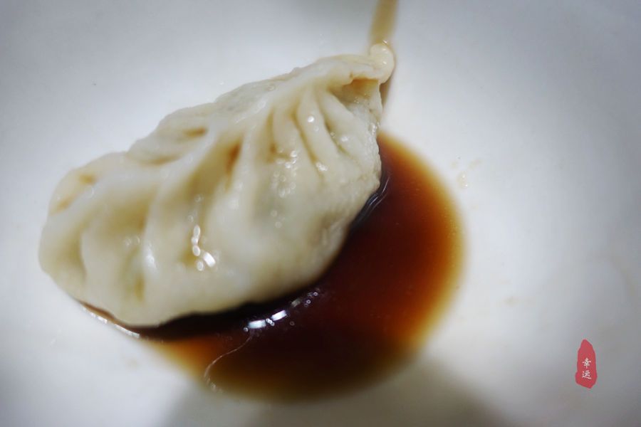 吃饺子不放肉，全家人还都吃得有滋有味的，孙女吃得最开心