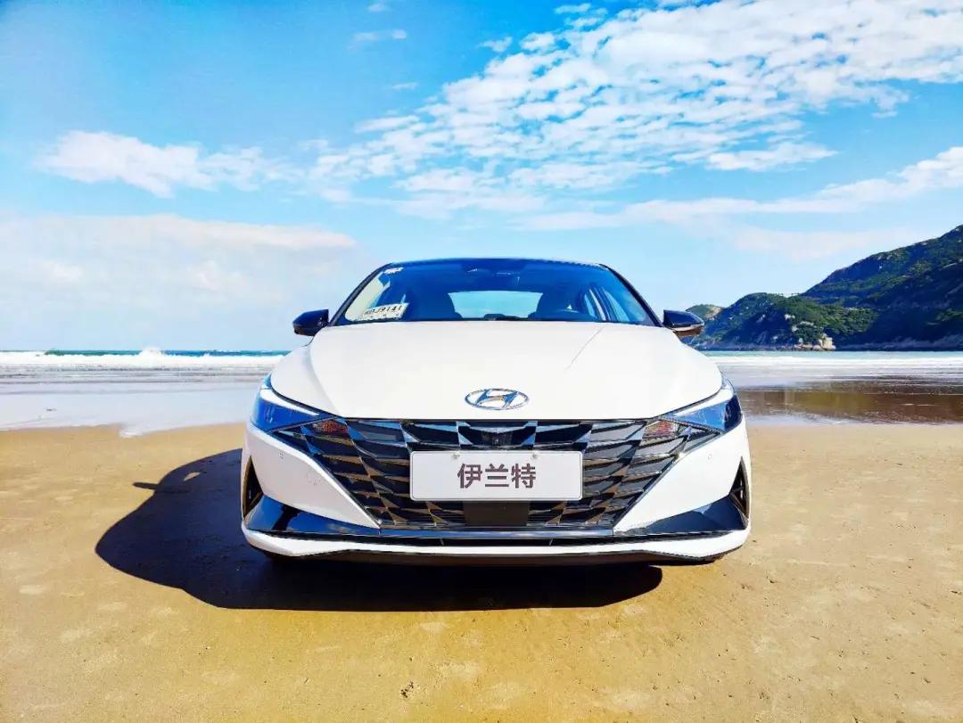 伊兰特第七代好还是索纳塔好,现代索纳塔十和伊兰特第七代对比