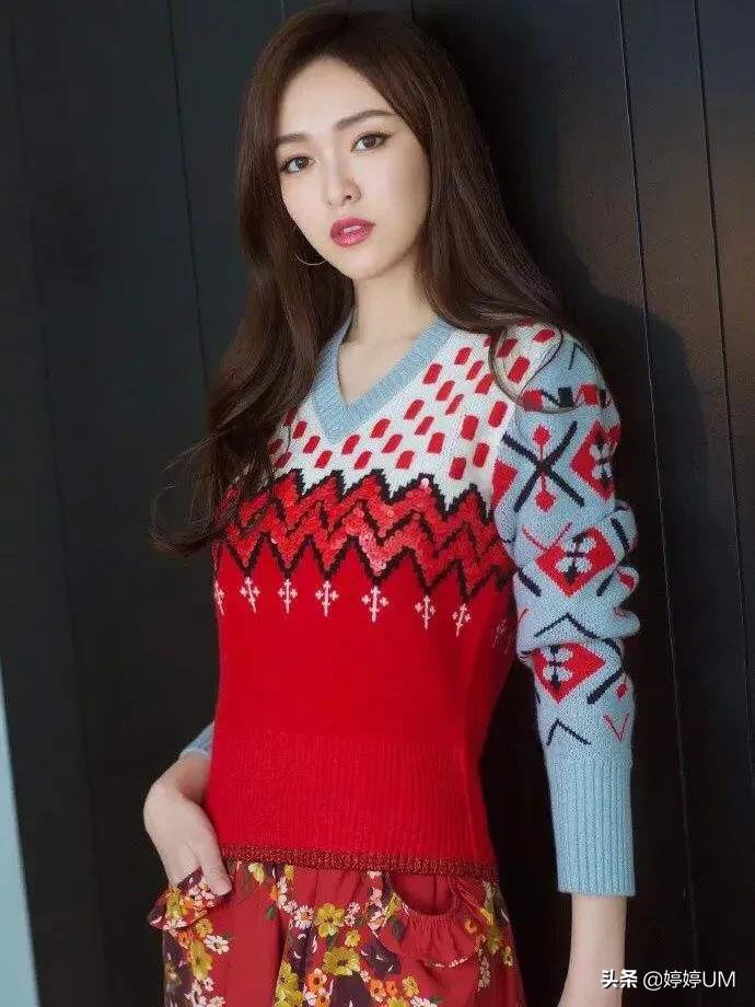 唐嫣，性感迷人、身材火辣、笑容甜美，这么好看的女人简直绝绝子