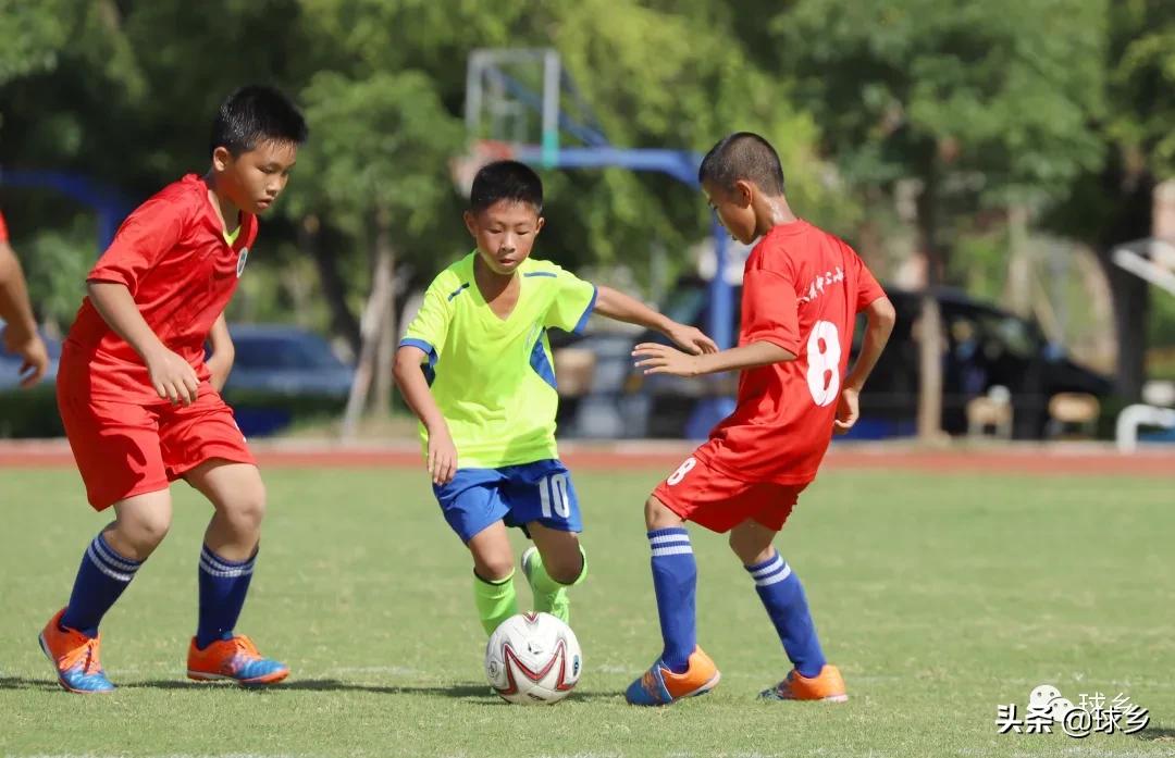 体教融合丨梅县区:中小学生足球联赛持续精彩,新城小学顽强夺冠
