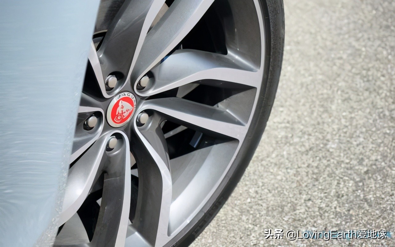 试驾捷豹xfl2023全新改款,18年捷豹xf旅行版试驾