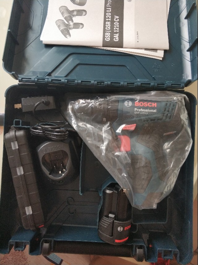 博世gsb12手电钻开关拆解,博世gsb120手电钻电池