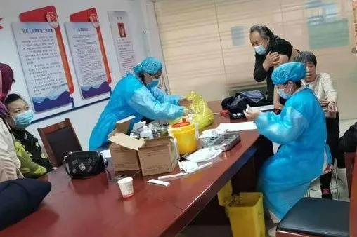 老景:我接种我骄傲我宣传