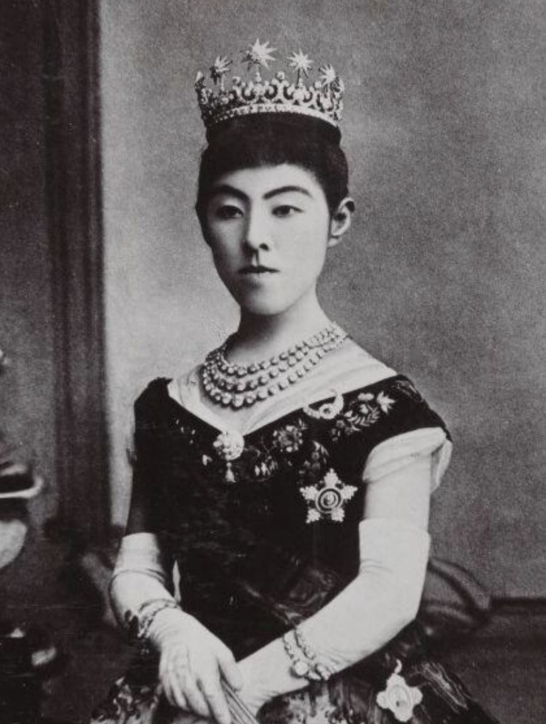 20世纪的皇室珠宝真正的钻石皇冠,日本皇室皇冠为何不好看