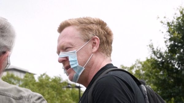 奥地利日增破400,多地转为“风险区域”!欧洲多国爆发反口罩大*行游**