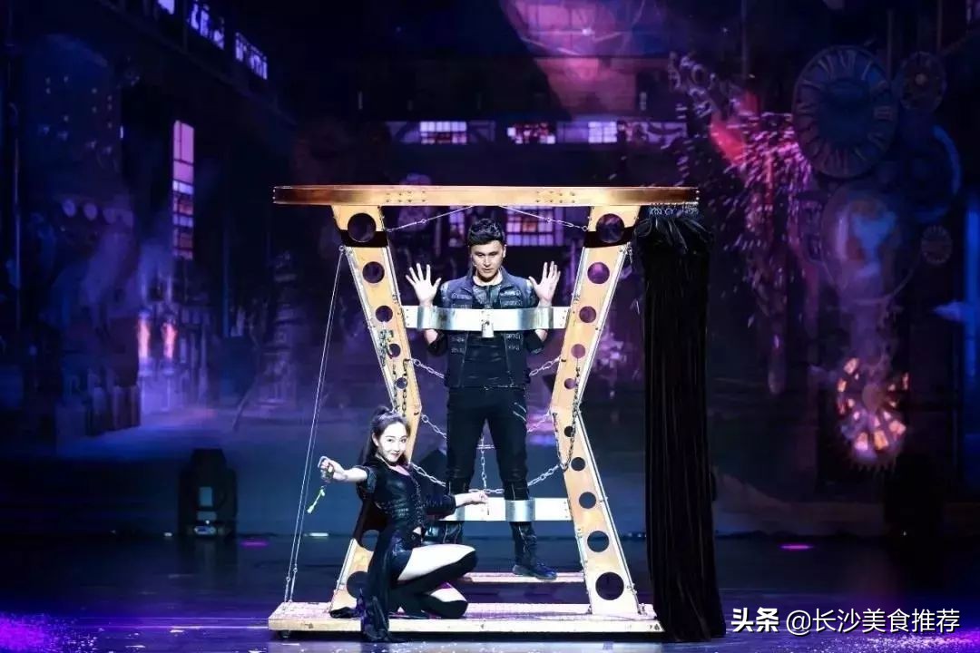 国际魔术大咖空降武汉,魔术团队开业庆典魔术表演