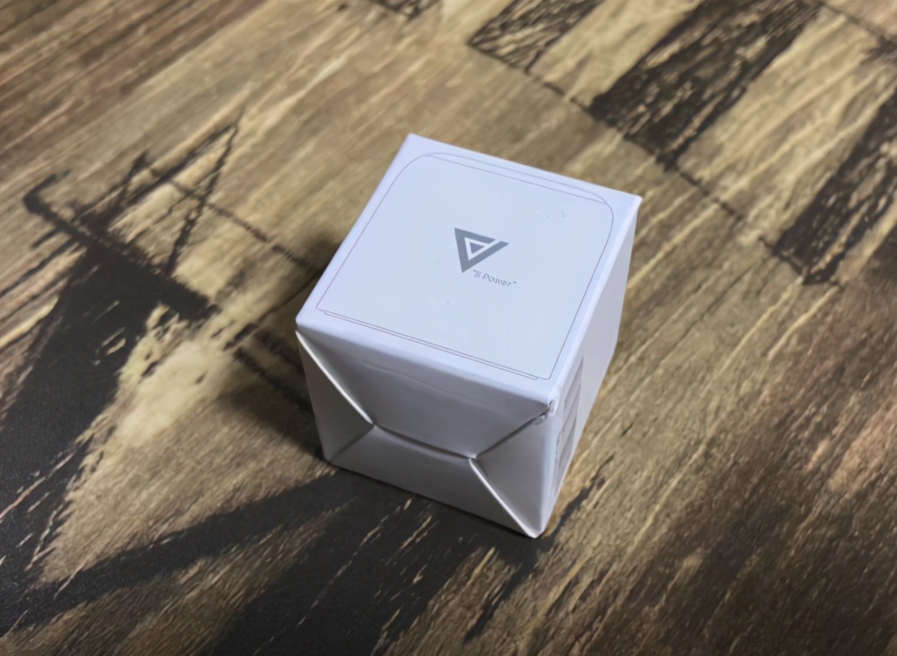 iphone12最好用的充电器,iphone12官方磁吸充电器