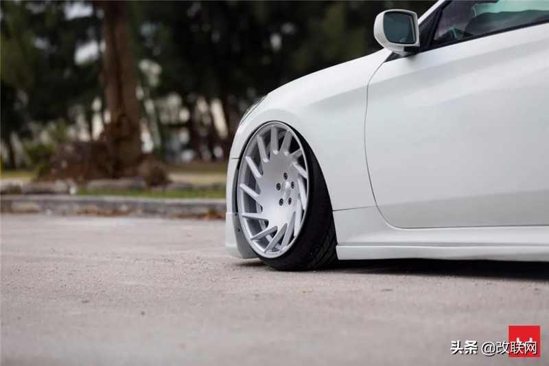 劳恩斯怎么选,劳恩斯个性宽体