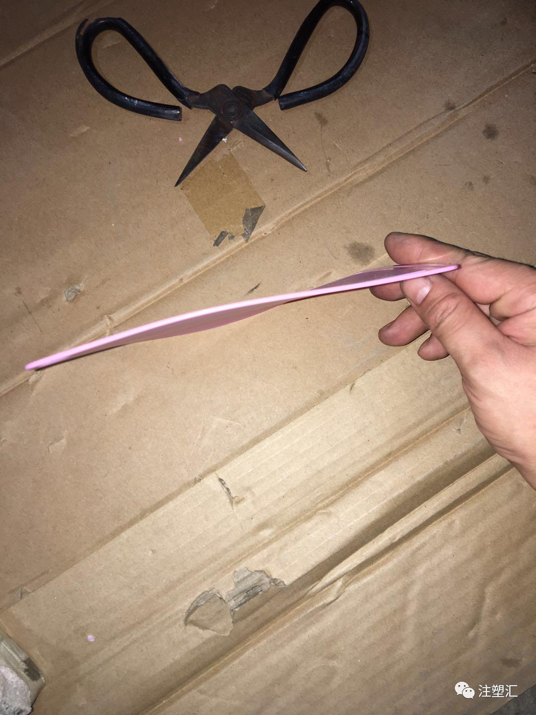 注塑产品翘曲变形怎么解决的,解决注塑翘曲缺陷的方案