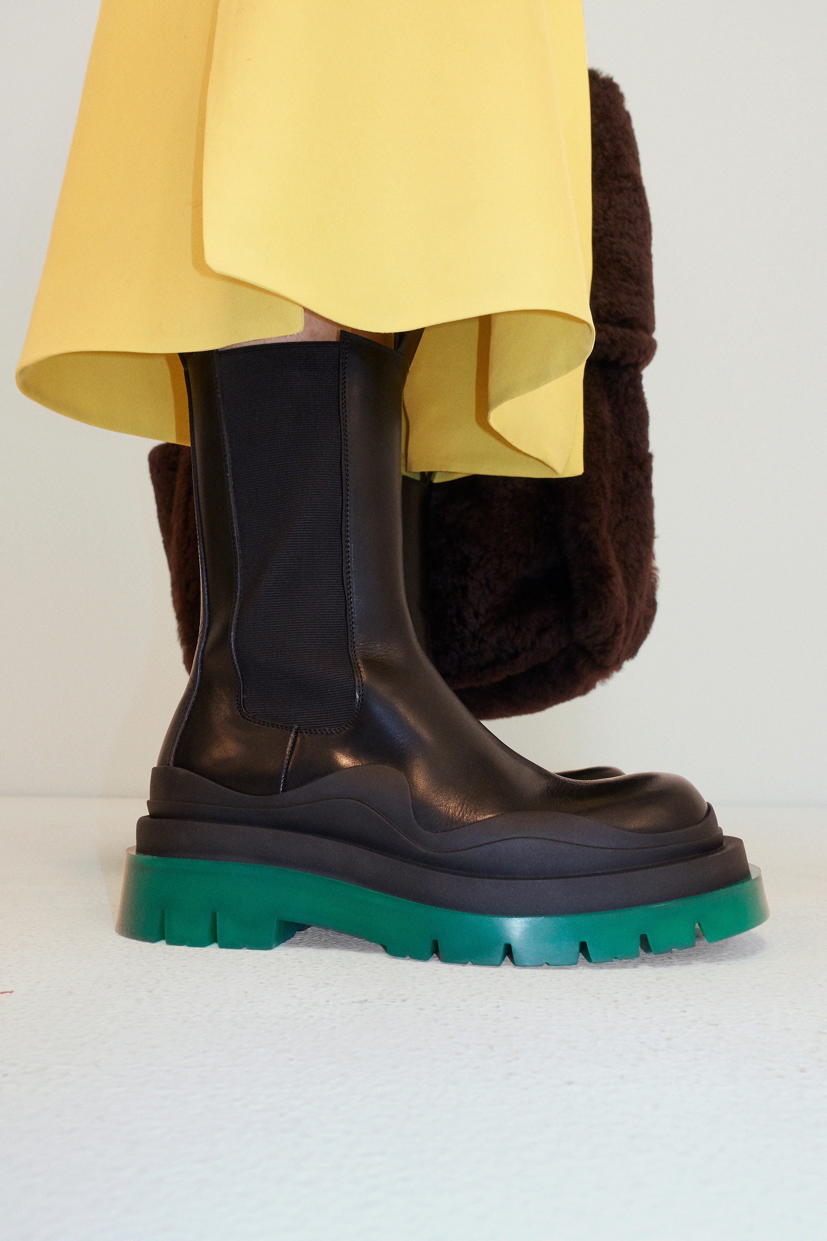 适合小个子粗腿的烟筒靴,今年最火的粗跟烟筒靴