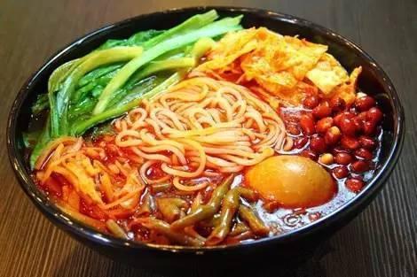 螺蛳粉要泡来煮还是直接煮,煮螺蛳粉是在水开之前下还是之后