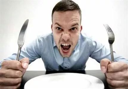 为什么饥饿的时候会感到恶心,为什么饥饿会有愉悦感