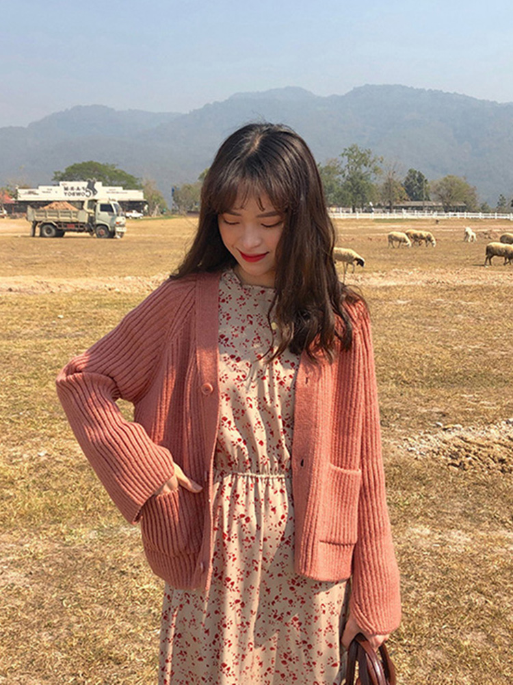 怎么搭都好看！教你碎花裙穿搭的正确模式