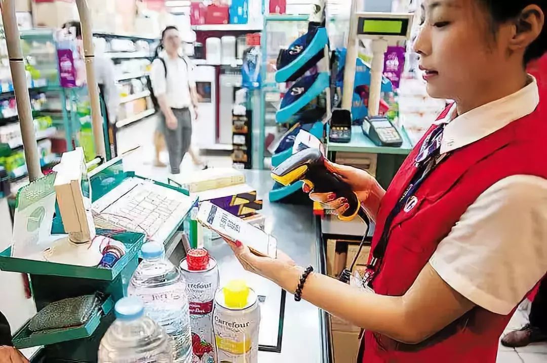 信用卡逾期还全款减免利息,信用卡逾期申请减免利息及违约金