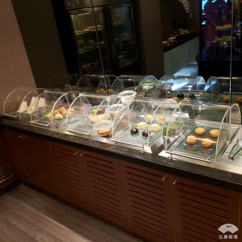 打卡泰航波音747头等舱，贴心空姐疯狂投喂，大龙虾鱼子酱吃到撑