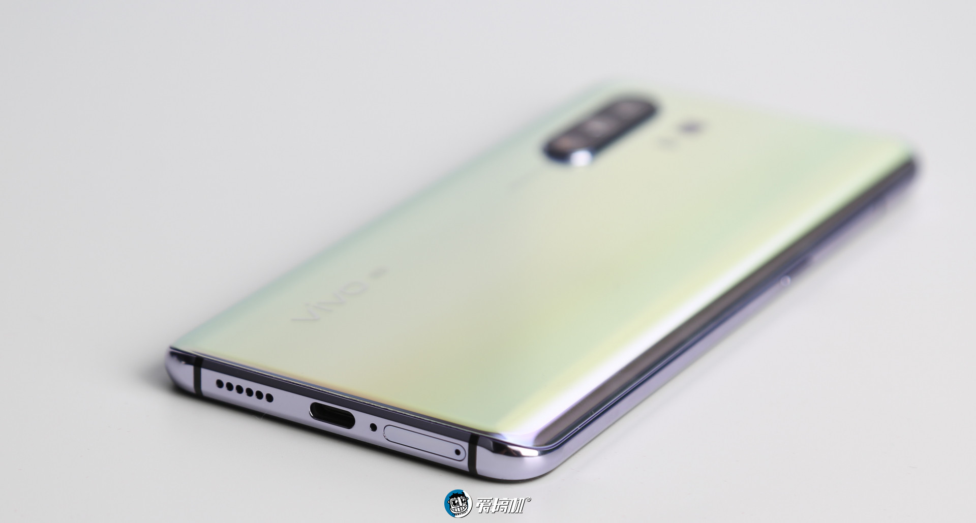 vivox30pro搭载三星5g芯片980,vivox30pro是第一款5g手机