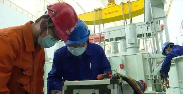 力博董事长岳彦博,力博重工各领导资料