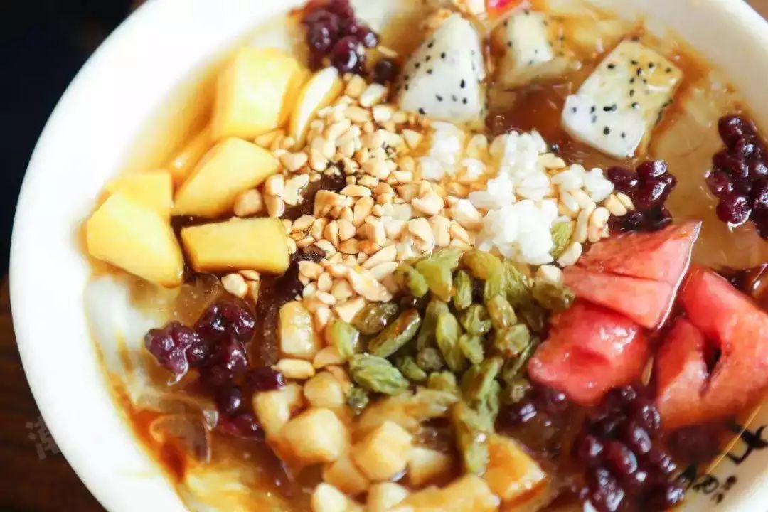 哈哈哈！没想到中国人看不上眼的土味“神货”，老外竟然都抢疯了