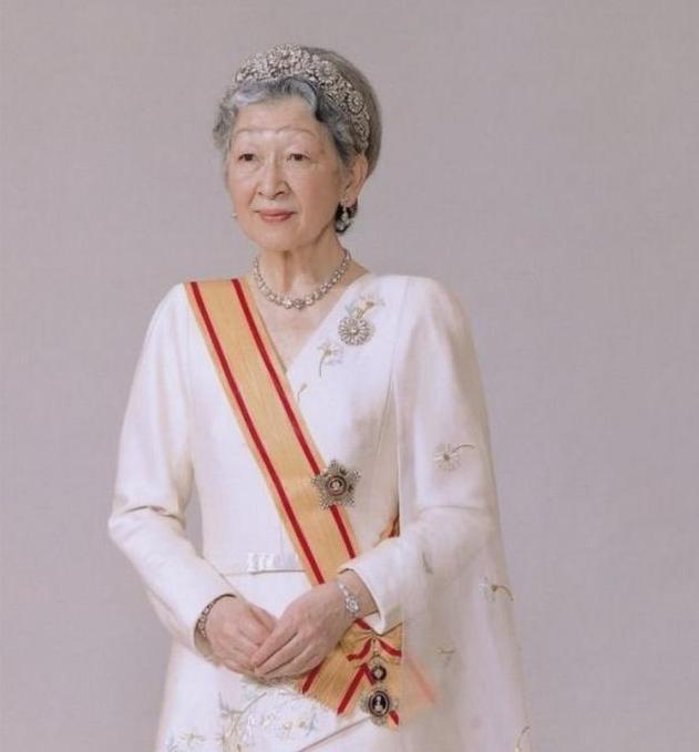 20世纪的皇室珠宝真正的钻石皇冠,日本皇室皇冠为何不好看