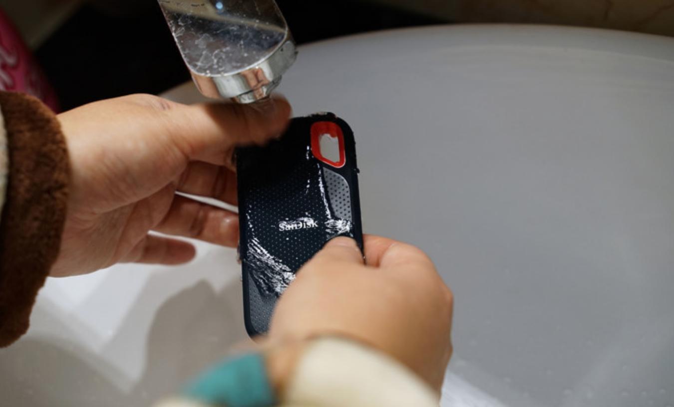 闪迪至尊极速固态硬盘坏了,闪迪至尊极速移动固态硬盘使用