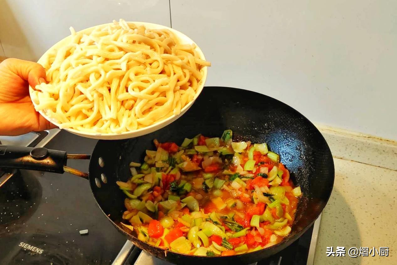 教你做好吃的炒面，方法简单，只要把握这一步，面Q弹味道鲜美