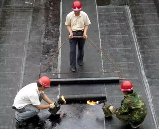 旧屋面防水翻新施工报价清单,坡屋面防水卷材正确施工方法