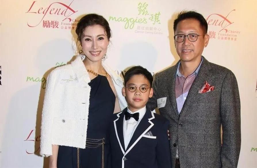 50岁李嘉欣身价多少,李嘉欣豪门上位史