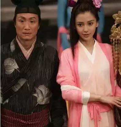 文咏珊杨颖合照,文咏珊和杨颖谁更高